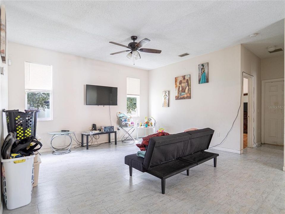 For Sale: $265,000 (3 beds, 2 baths, 1876 Square Feet)