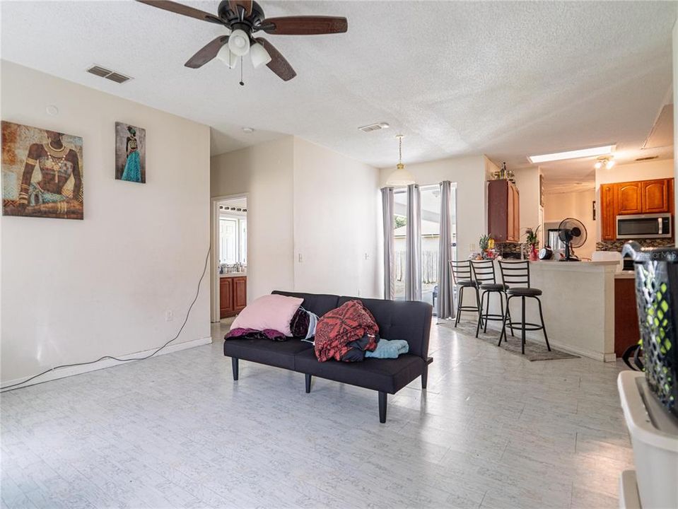 For Sale: $265,000 (3 beds, 2 baths, 1876 Square Feet)