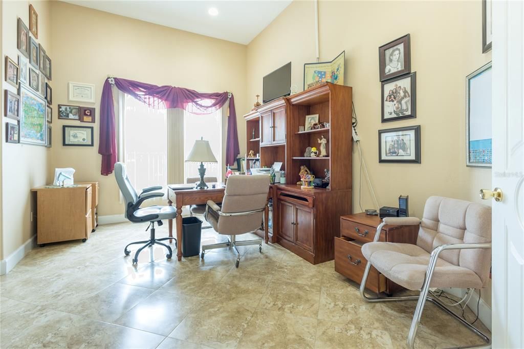 En Venta: $1,229,900 (5 camas, 3 baños, 4157 Pies cuadrados)