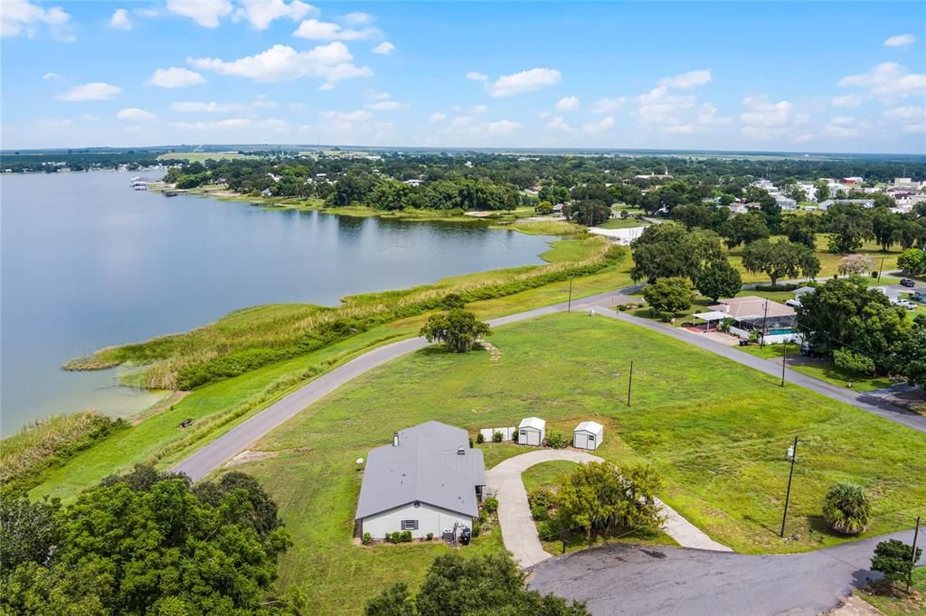 For Sale: $398,000 (3 beds, 3 baths, 2072 Square Feet)