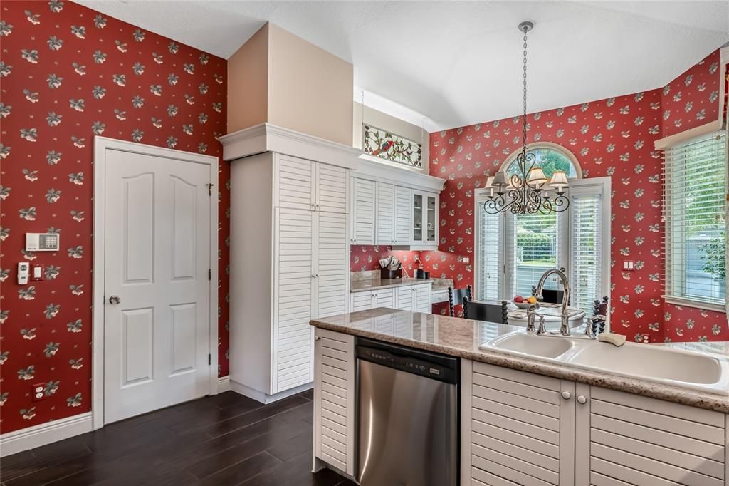 PANTRY AND CABINETS WITH BUILT-IN DESK