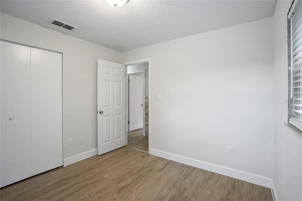 For Sale: $285,000 (3 beds, 1 baths, 875 Square Feet)