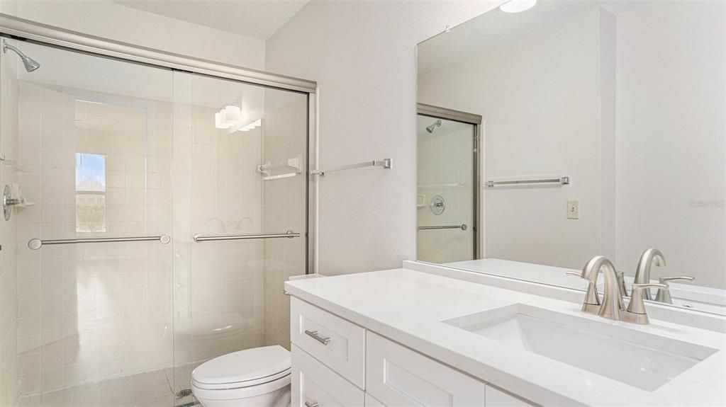 For Sale: $350,000 (2 beds, 2 baths, 1010 Square Feet)