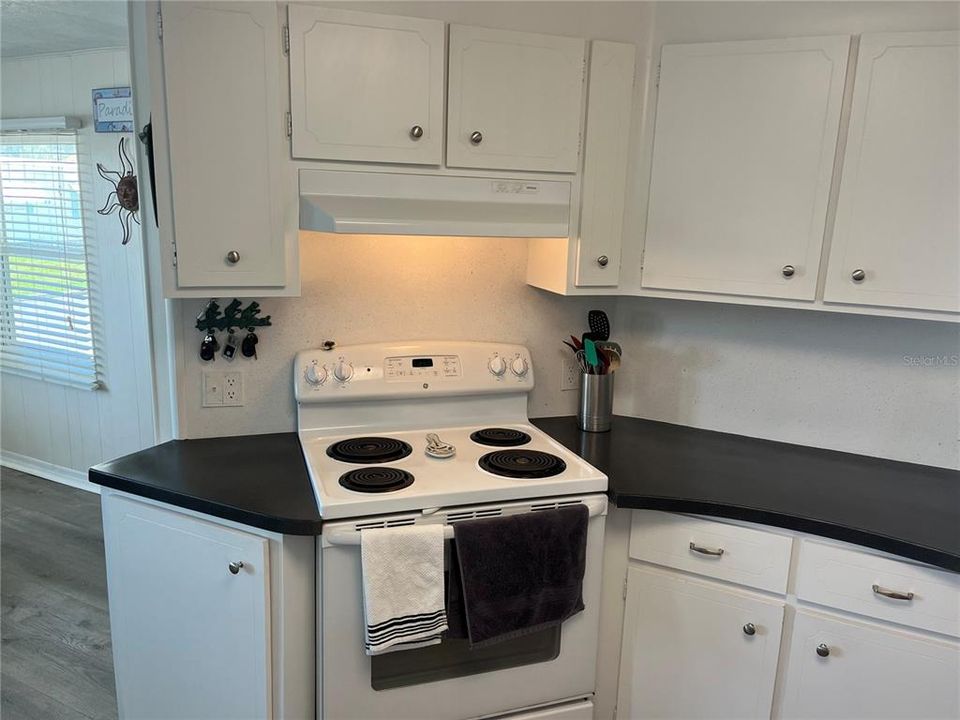 For Sale: $206,000 (2 beds, 2 baths, 1008 Square Feet)