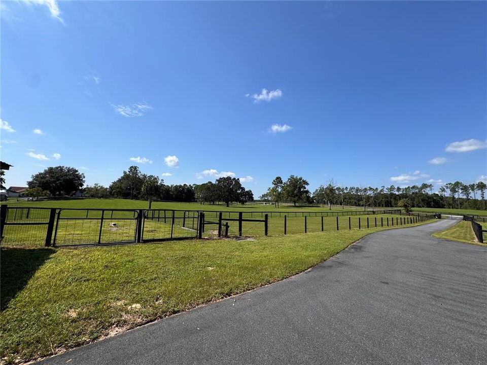 For Sale: $649,500 (3 beds, 2 baths, 1769 Square Feet)