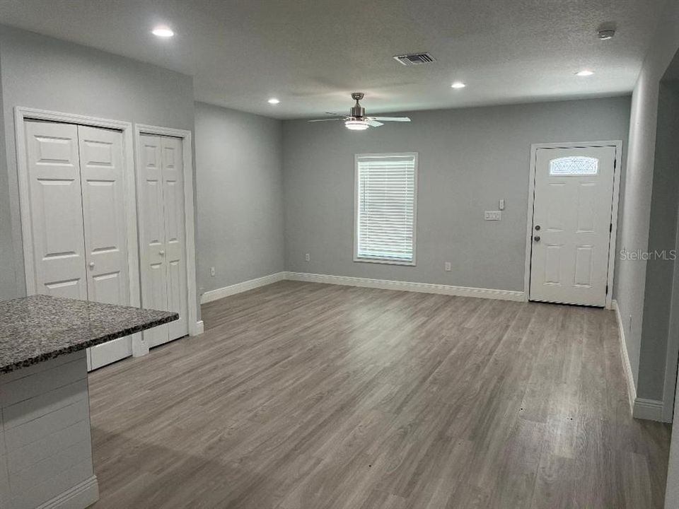 For Rent: $2,200 (2 beds, 1 baths, 900 Square Feet)