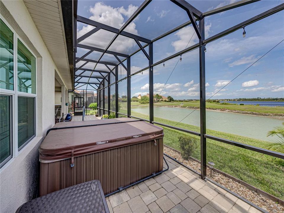 Hot tub which conveys with the home