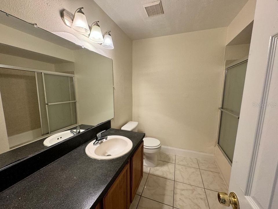 For Sale: $135,000 (1 beds, 1 baths, 660 Square Feet)