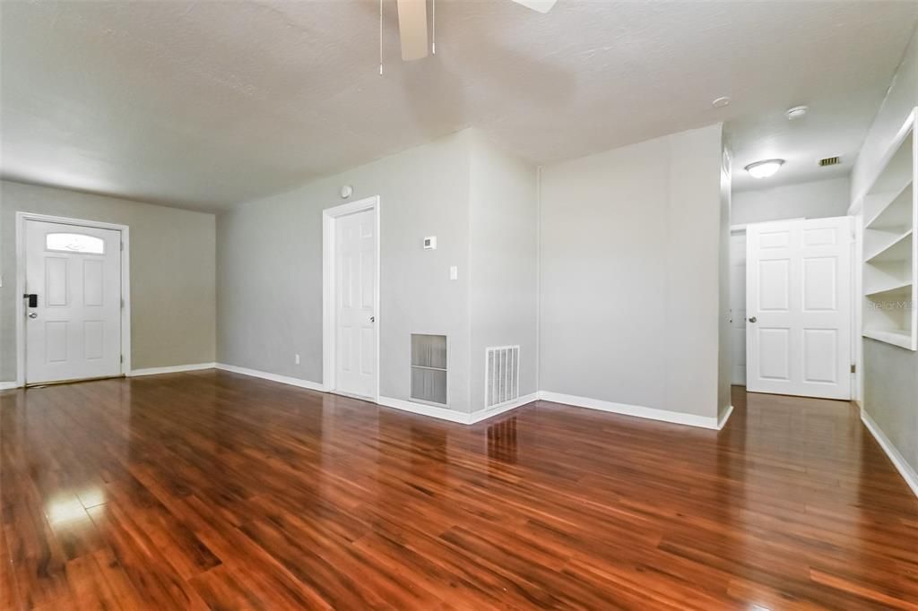 For Sale: $460,000 (4 beds, 2 baths, 1605 Square Feet)