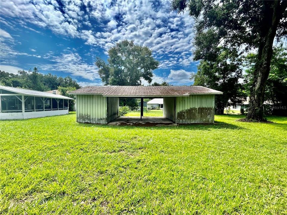 Metal garage/barn