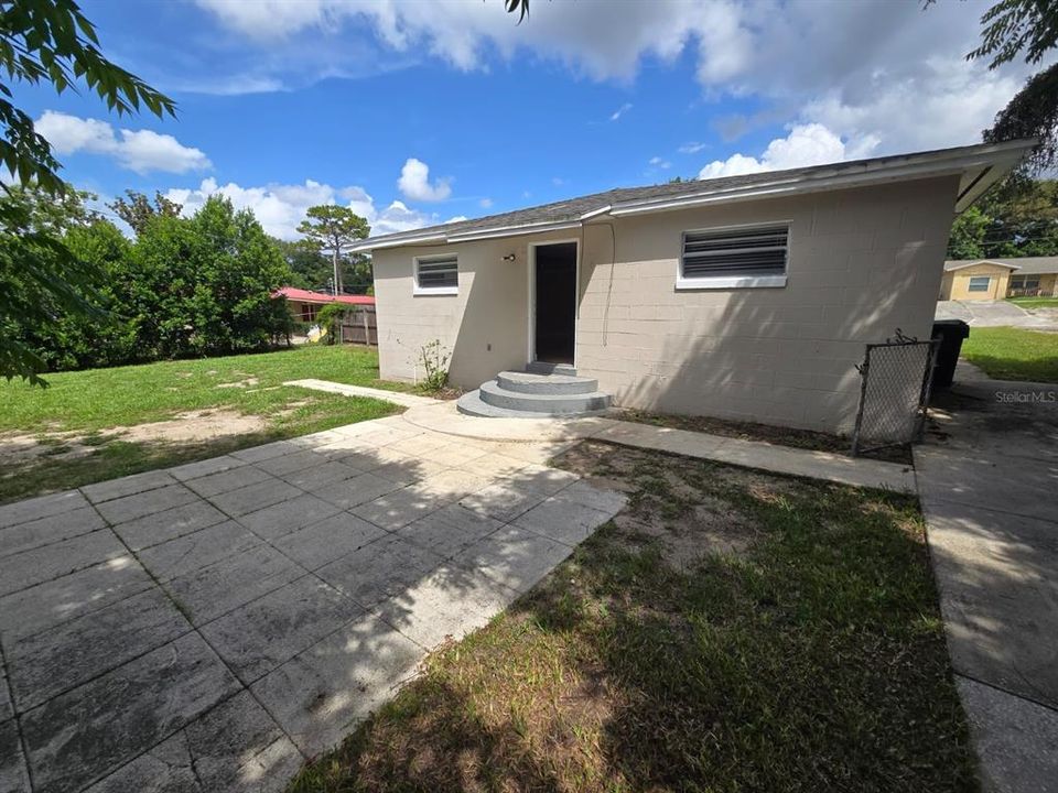 For Sale: $314,900 (4 beds, 2 baths, 1916 Square Feet)