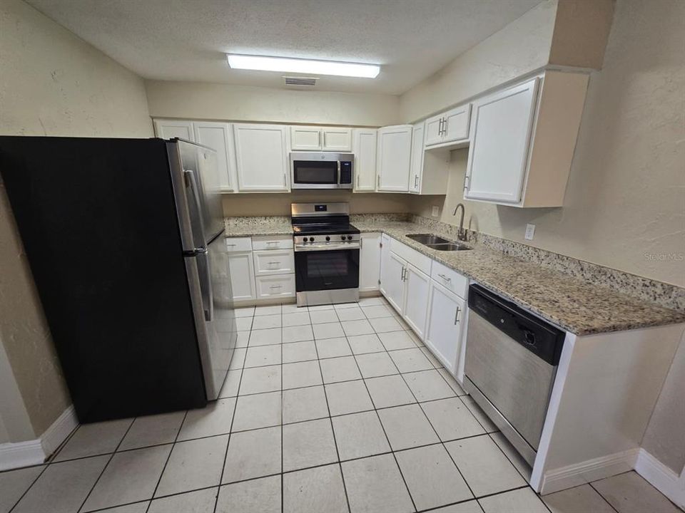 For Sale: $314,900 (4 beds, 2 baths, 1916 Square Feet)