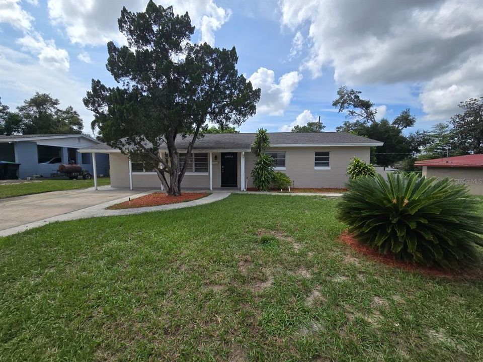 For Sale: $314,900 (4 beds, 2 baths, 1916 Square Feet)