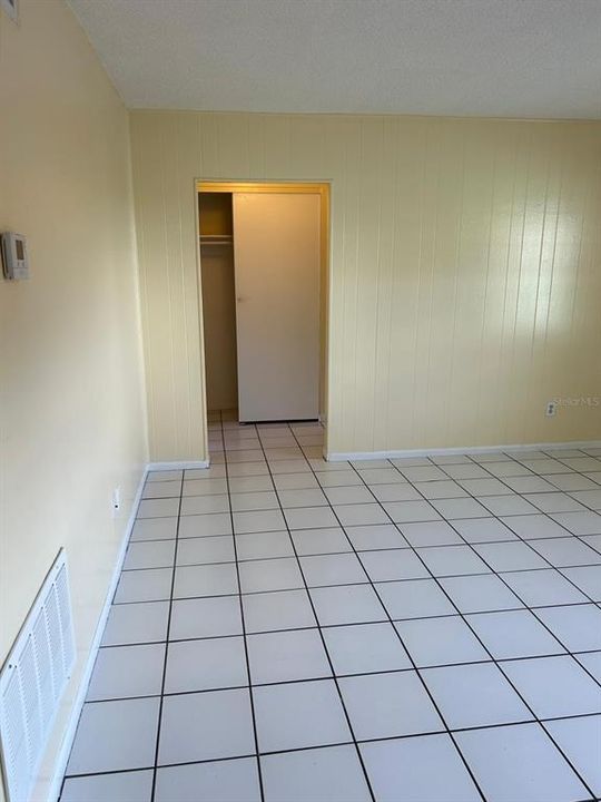 For Rent: $1,300 (1 beds, 1 baths, 630 Square Feet)