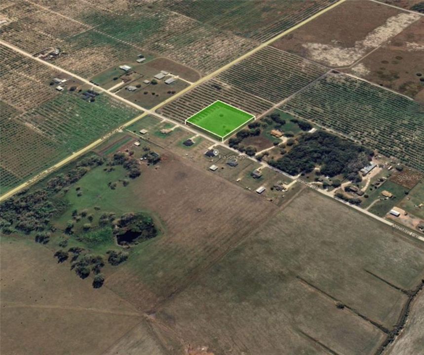 На продажу: $109,900 (2.76 acres)