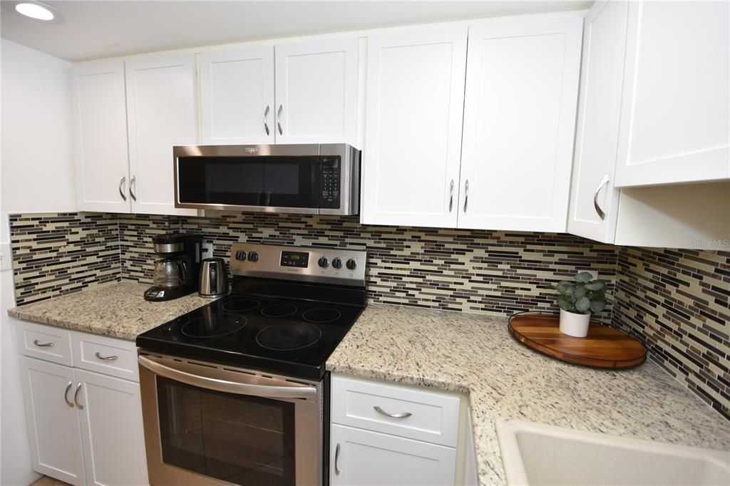 For Rent: $2,500 (2 beds, 2 baths, 1121 Square Feet)