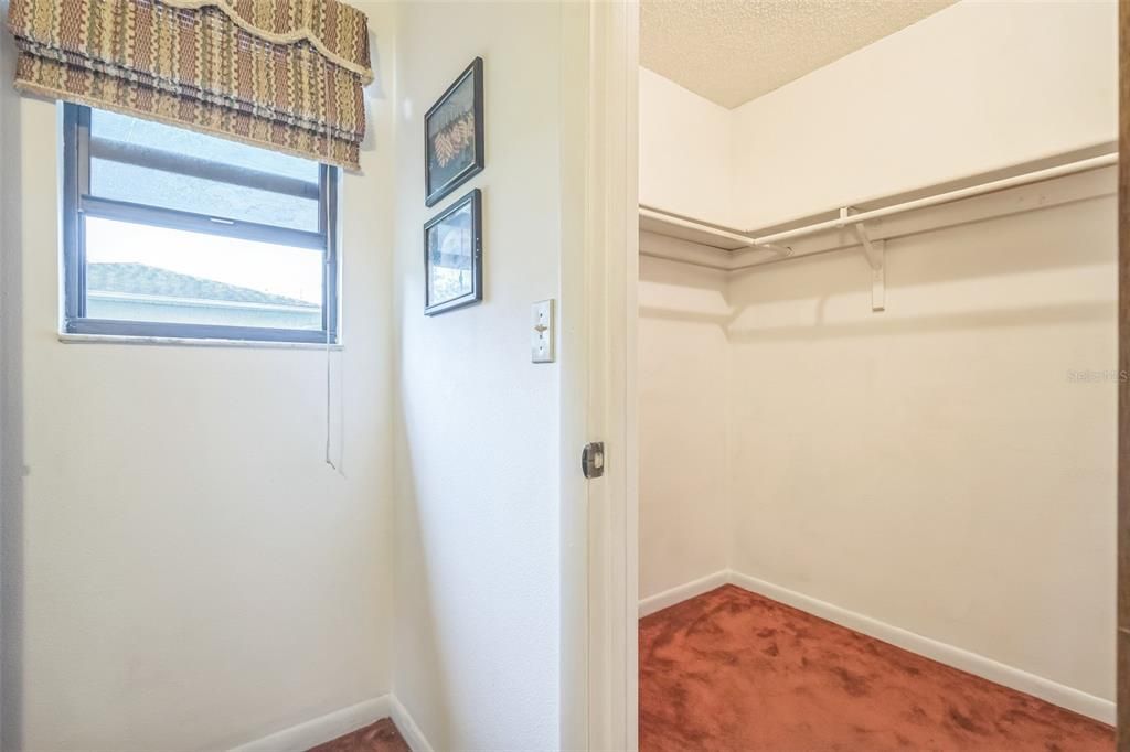 For Sale: $259,000 (3 beds, 1 baths, 1925 Square Feet)