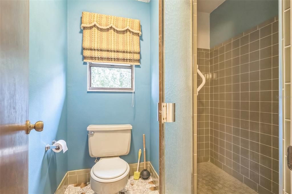 For Sale: $259,000 (3 beds, 1 baths, 1925 Square Feet)