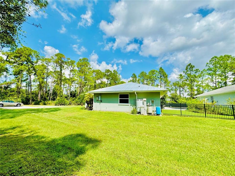 For Sale: $624,900 (3 beds, 2 baths, 1901 Square Feet)