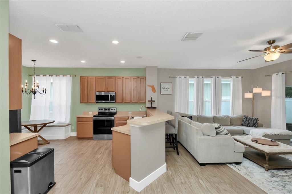 For Sale: $419,000 (3 beds, 2 baths, 1726 Square Feet)