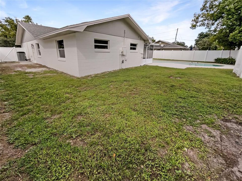 For Sale: $560,000 (4 beds, 2 baths, 2148 Square Feet)