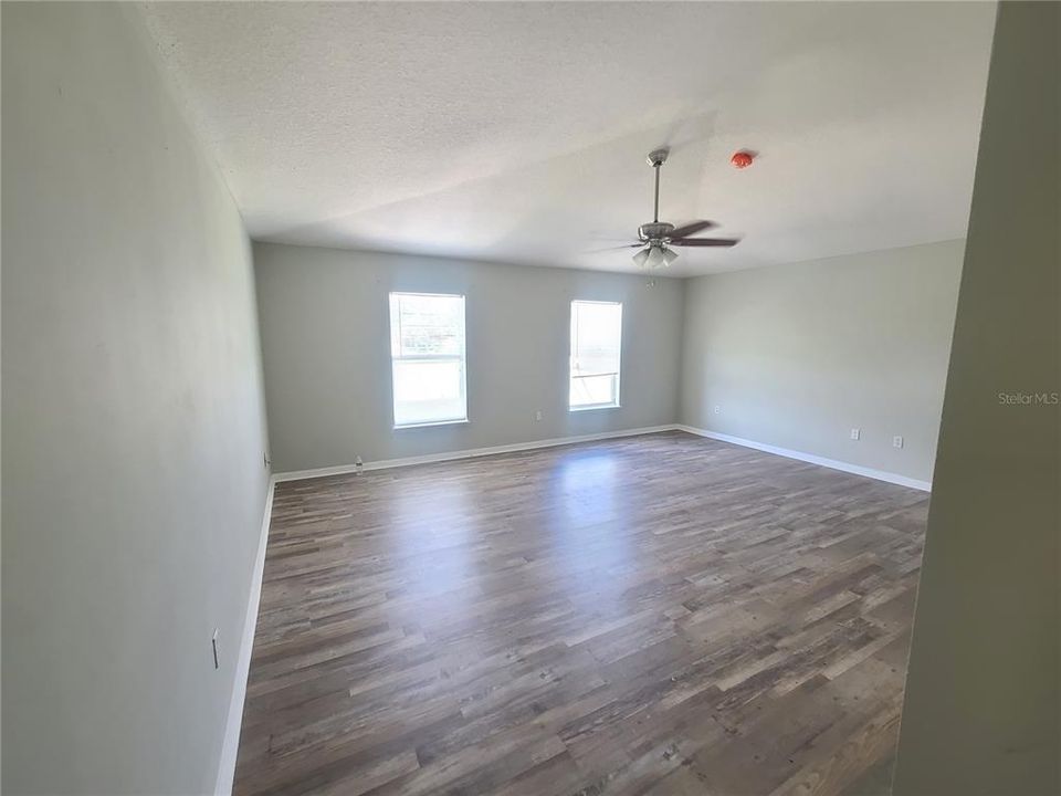 For Rent: $2,250 (4 beds, 2 baths, 2818 Square Feet)