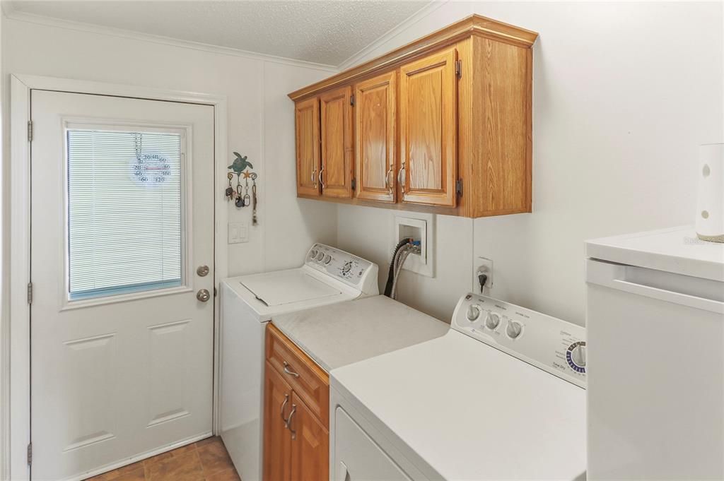 For Sale: $259,900 (2 beds, 2 baths, 1604 Square Feet)