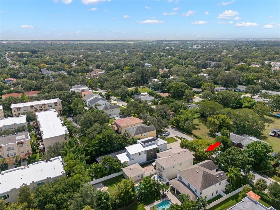 For Sale: $1,050,000 (5 beds, 2 baths, 3094 Square Feet)