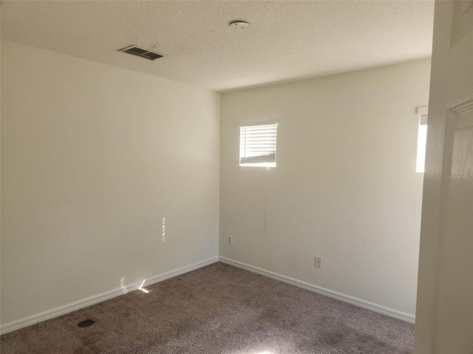 For Rent: $1,700 (3 beds, 2 baths, 1256 Square Feet)