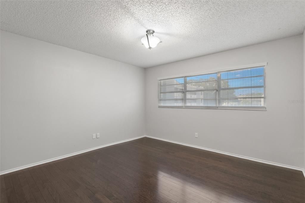 For Sale: $192,500 (2 beds, 2 baths, 1370 Square Feet)