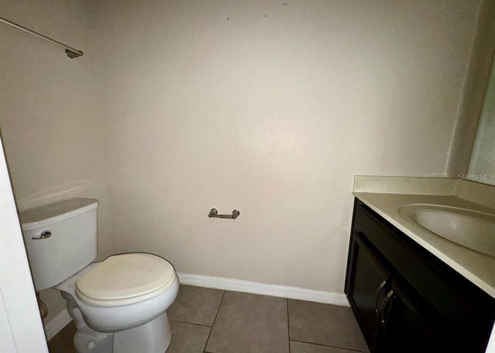 For Rent: $2,000 (3 beds, 2 baths, 1910 Square Feet)