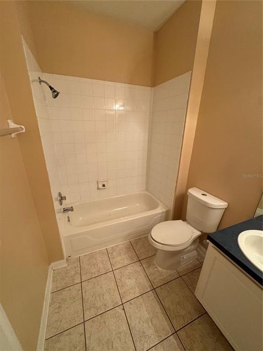 For Rent: $2,200 (3 beds, 2 baths, 1408 Square Feet)