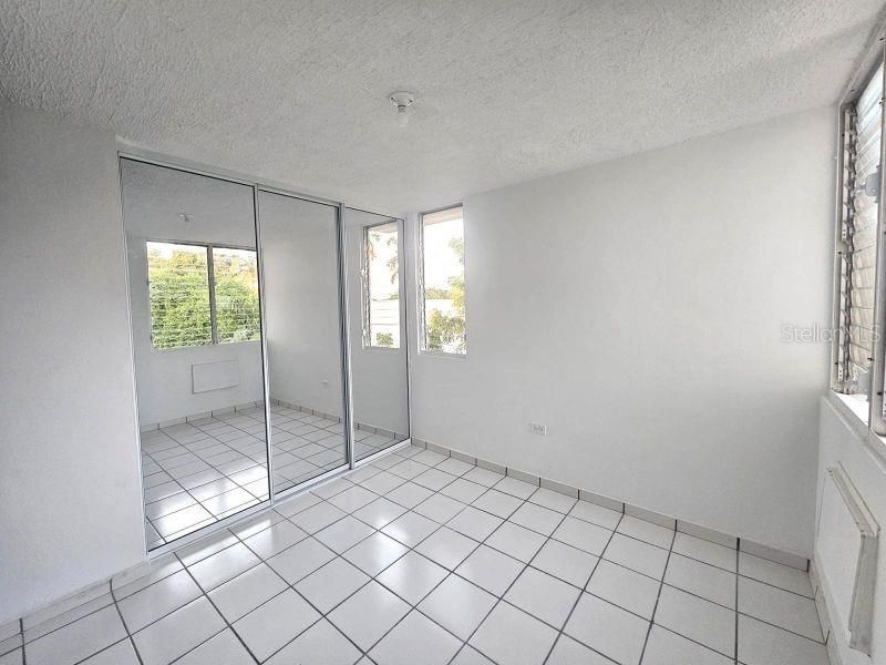 Activo con contrato: $125,000 (3 camas, 2 baños, 1289 Pies cuadrados)