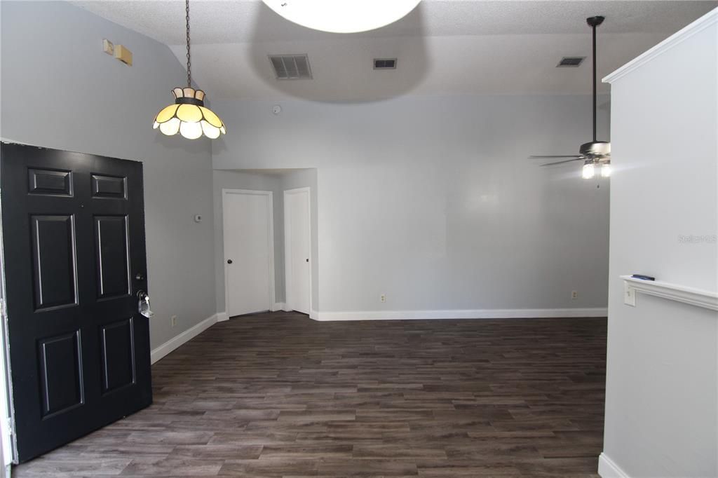 For Rent: $1,700 (2 beds, 2 baths, 1057 Square Feet)