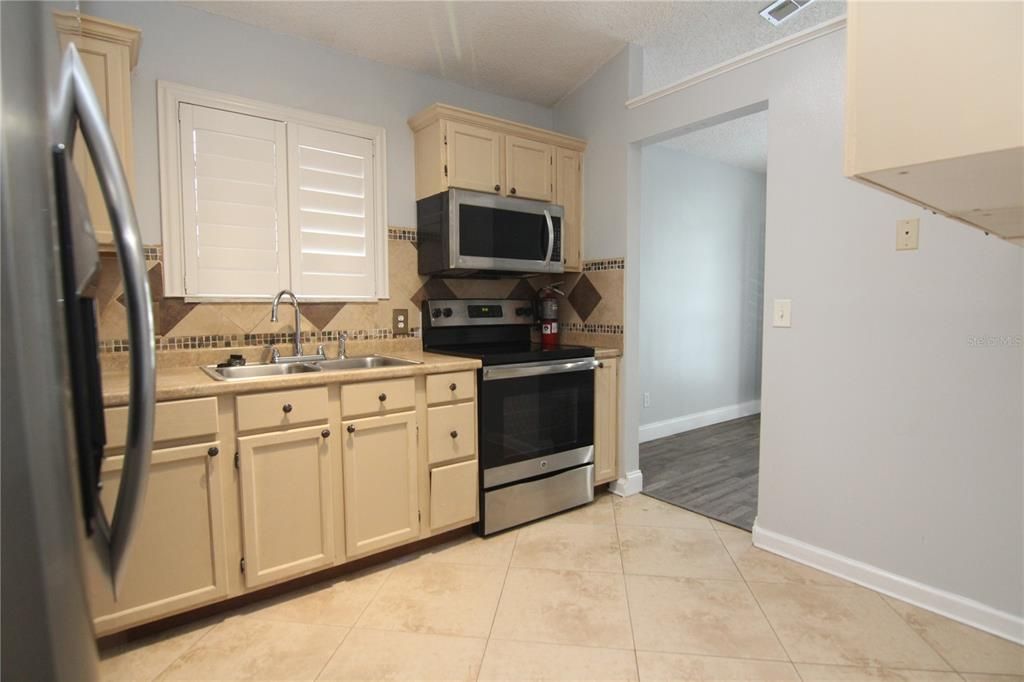 For Rent: $1,700 (2 beds, 2 baths, 1057 Square Feet)