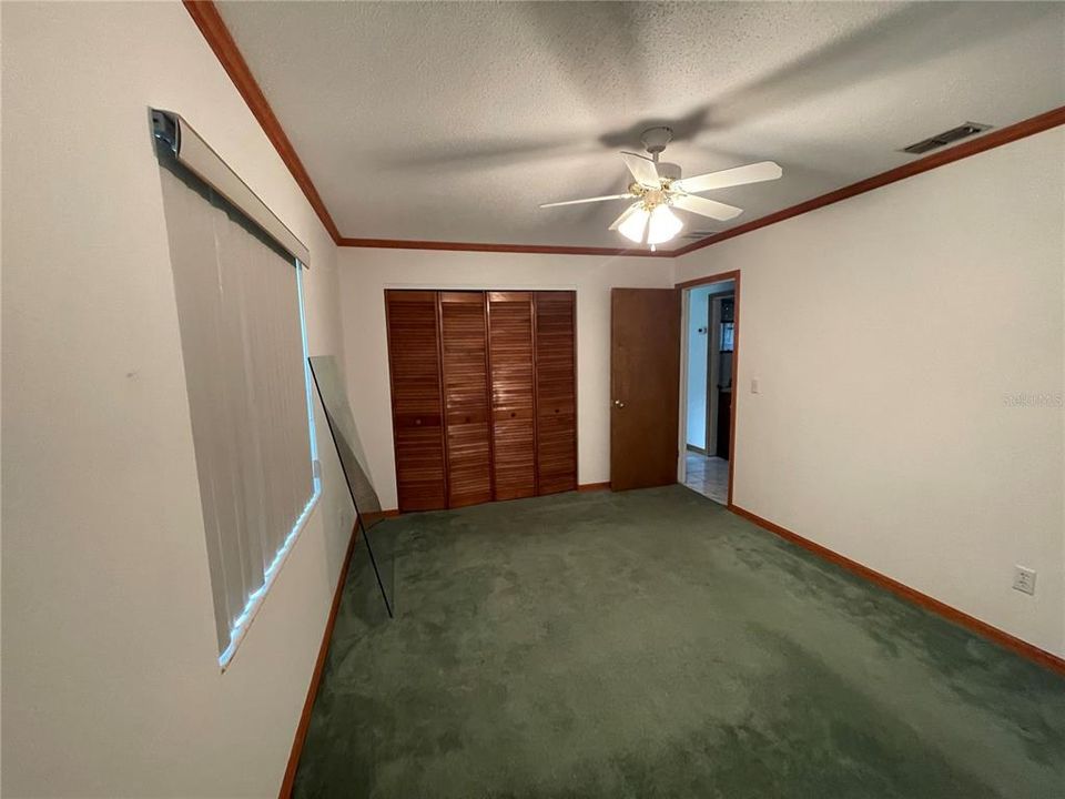 For Sale: $299,000 (2 beds, 1 baths, 900 Square Feet)