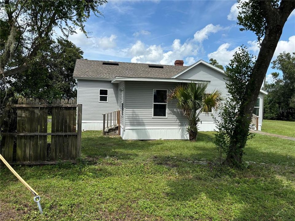 For Sale: $234,975 (3 beds, 2 baths, 1700 Square Feet)