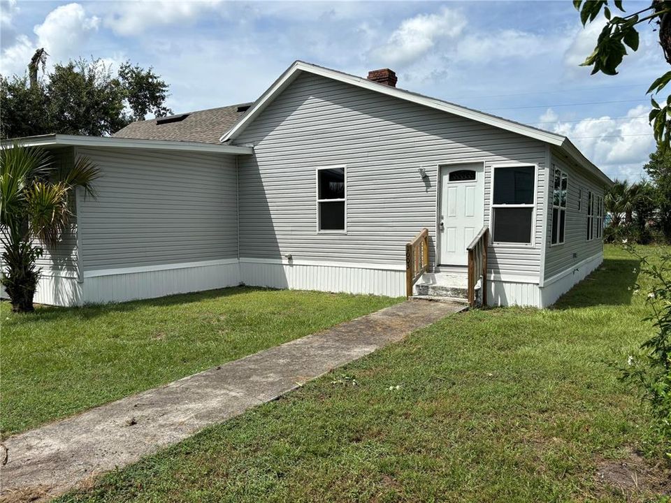 For Sale: $234,975 (3 beds, 2 baths, 1700 Square Feet)