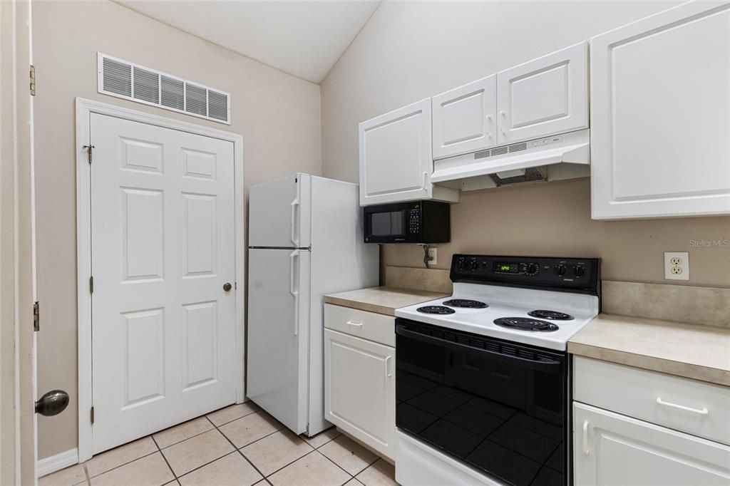 For Rent: $1,750 (2 beds, 2 baths, 1293 Square Feet)