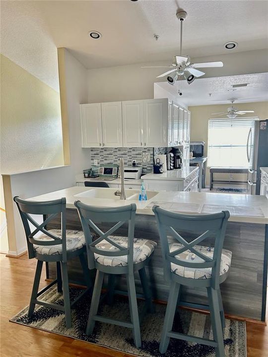 Active With Contract: $282,900 (2 beds, 2 baths, 1346 Square Feet)