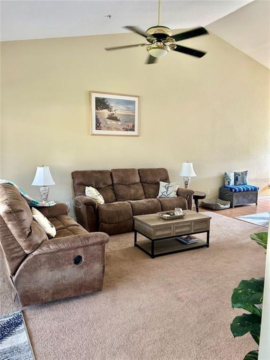 Active With Contract: $282,900 (2 beds, 2 baths, 1346 Square Feet)