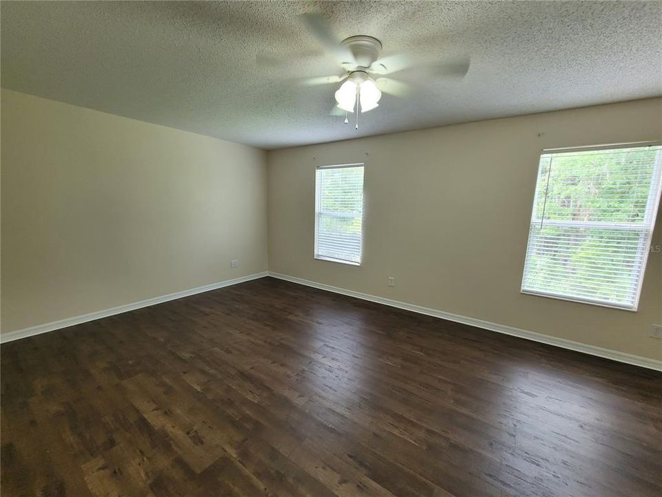 For Rent: $2,300 (3 beds, 2 baths, 1880 Square Feet)