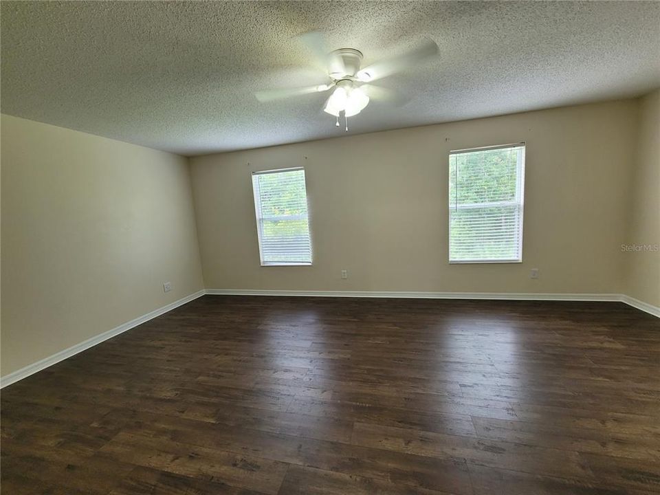 For Rent: $2,300 (3 beds, 2 baths, 1880 Square Feet)