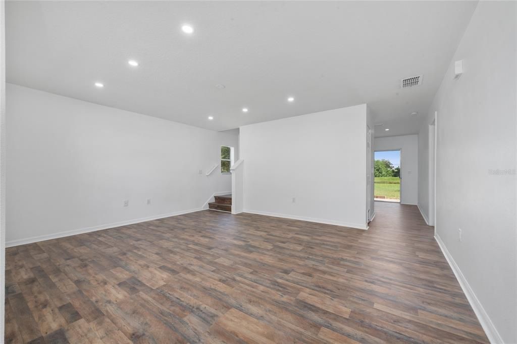 Active With Contract: $350,000 (4 beds, 2 baths, 1481 Square Feet)