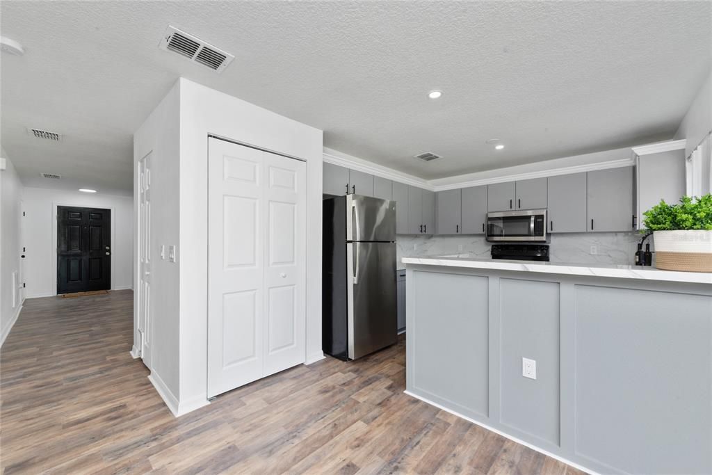 Active With Contract: $350,000 (4 beds, 2 baths, 1481 Square Feet)