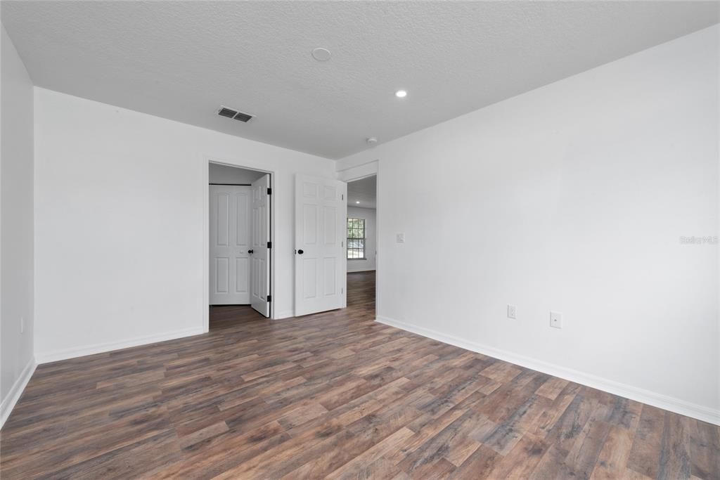 Active With Contract: $350,000 (4 beds, 2 baths, 1481 Square Feet)