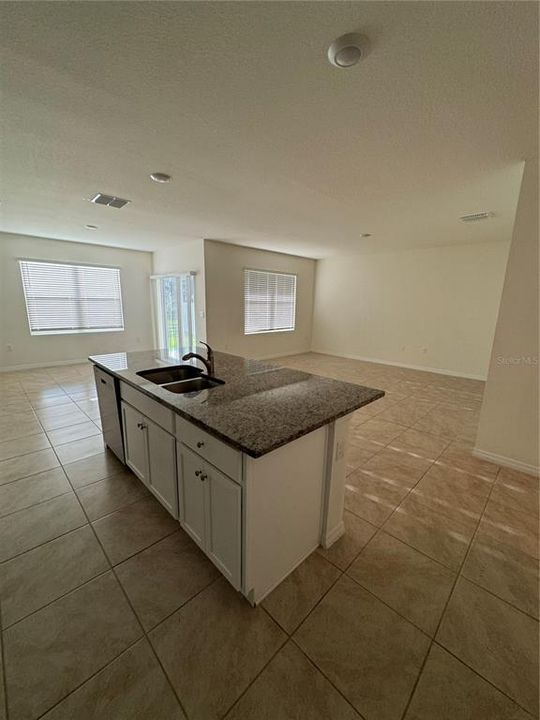 For Rent: $2,250 (3 beds, 2 baths, 1607 Square Feet)