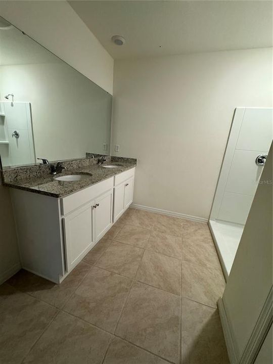 For Rent: $2,250 (3 beds, 2 baths, 1607 Square Feet)