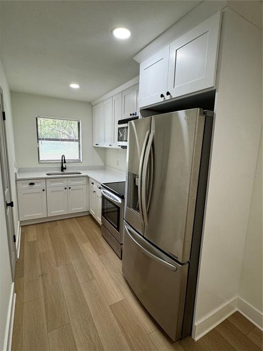 For Rent: $2,175 (2 beds, 1 baths, 835 Square Feet)