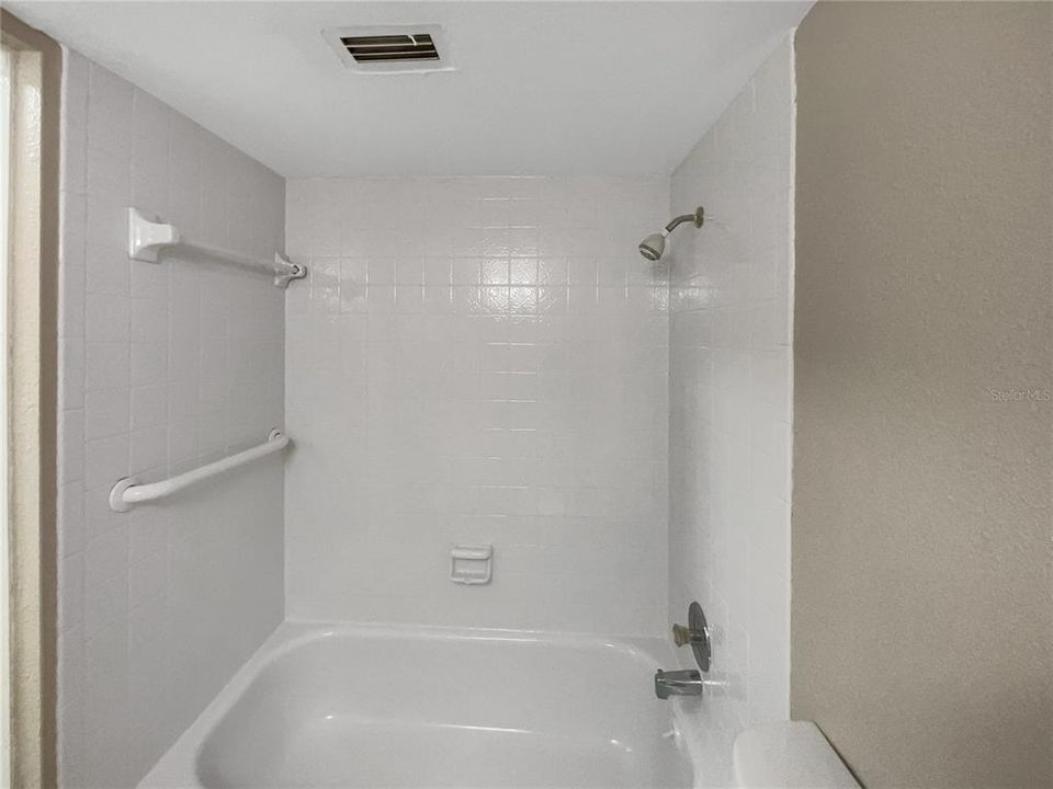 For Sale: $195,000 (2 beds, 2 baths, 970 Square Feet)